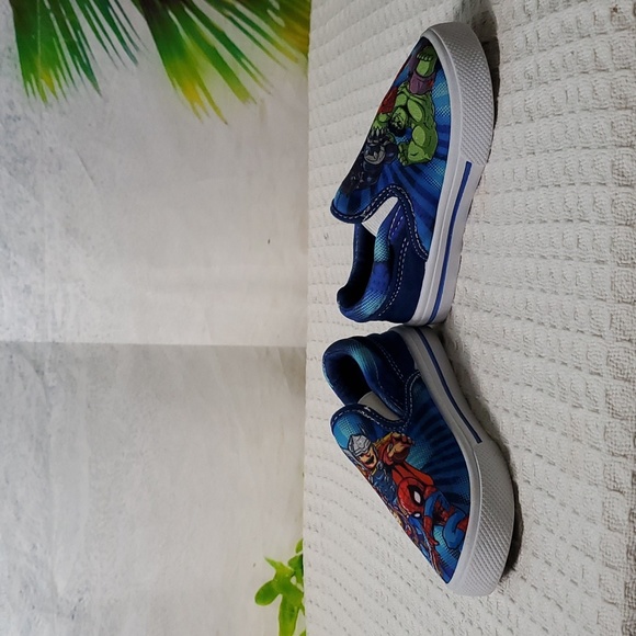 Disney Marvel Adventures Toddler sneakers size 7 - Picture 5 of 7